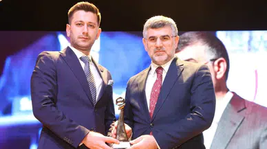 Sultanbeyli’de Muvaffakiyetin Tepesinde 7. Sugiad En Yeterliler Ödül Merasimi Gerçekleştirildi