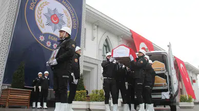 Trafik Polisine Son Veda: Babasını Beresiyle Uğurladı