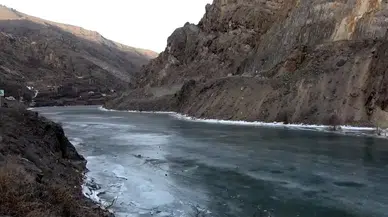 Türkiye’nin En Süratli Akan Irmağı Olan Çoruh Buz Tuttu