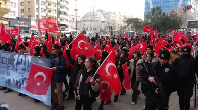 Van’da "120 Kahraman Çocuk" Anısına Yürüyüş Düzenlendi