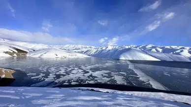 Yüksekova’daki Dilimli Barajı Kısmen Dondu