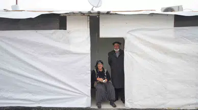 Zelzele Onu Muhtarlık Yaptığı Köyünden Kopardı