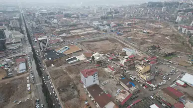 Zelzelenin Merkez Üssünde Ağır Hasarlı Binaların Yıkımı Yüzde 91 Tamamlandı