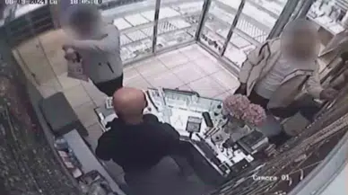 10 Bin Lira Kıymetindeki Takıyı Çalan Hırsızlar Kameraya Yakalandı