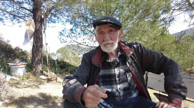 25 Yıl Vatansız Yaşayan Besim İtimat: ’Daktilocu Sayesinde Kimliğime Kavuştum’