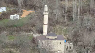 800 Yıllık Tarihi Cami Vakte Direniyor