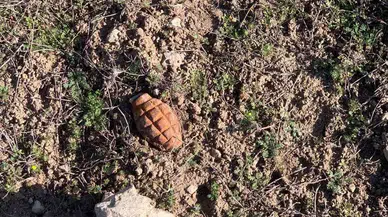 Afyonkarahisar’da Patlamamış El Bombası Bulundu