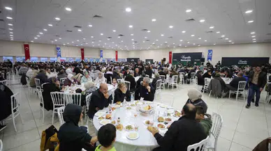 Aliağa Belediyesinden Klasik İftar Yemeği