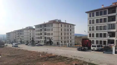 Asansör Hırsızlarının Mağduru Olan Yürüme Zahmeti Çeken Bayandan Yöresel Şiveyle Reaksiyon:
