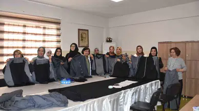 Bayanlar Kendi Diktikleri Eşofmanları Giyip Koştular