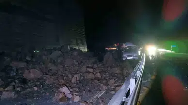 Bitlis’te Tesirli Olan Yağış Heyelana Neden Oldu