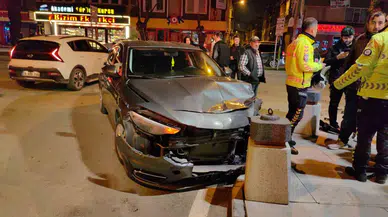 Bursa’da Arabayla Motosikletin Çarpıştığı Feci Kaza Kamerada