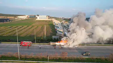Bursa’da Devrilen Dorse Alevlere Teslim Oldu, O Anlar Havadan Görüntülendi