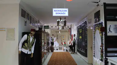 Eski Ramazanları Okullarının Koridorunda Yaşatıyorlar