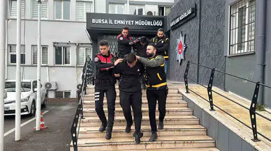 Husumetlisinin Kaçtığı Konuta Gerçek Ateş Açtı, Olayla İlgisi Bulunmayan İki Bayanı Yaraladı