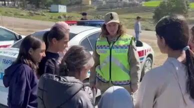Jandarmadan Depremzede Çocuklara Trafik Eğitimi
