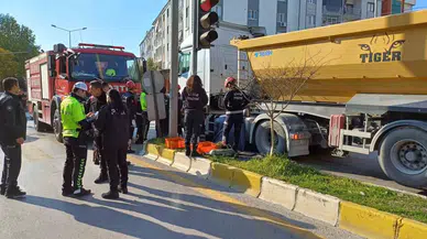Kamyonun Altında Kalan Motosiklet Şoförü Hayatını Kaybetti