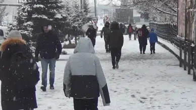 Kars’ta Kar Yağışı Tesirli Oluyor