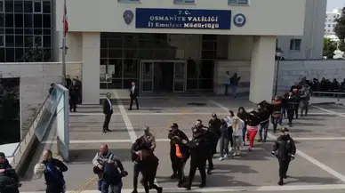 "Mahzen-3" Operasyonunda Yakalanan 52 Kuşkulu Adliyeye Sevk Edildi