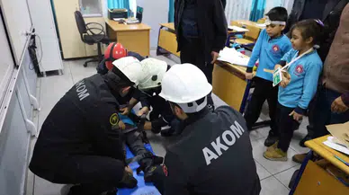 Okulda Gerçeği Aratmayan Sarsıntı Tatbikatı