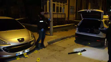 Park Yeri Yüzünden Komşusuna Kızdı, Araca Kurşun Yağdırdı