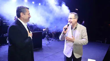 Sanatçı Mustafa Ceceli Kemalpaşalılarla Buluştu