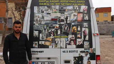 Sarsıntı Şehitlerinin Fotoğrafını Minibüsün Ardına Astı