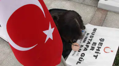 Şehit Mezarları Lise Öğrencilerinin Eli ile Güzelleşiyor