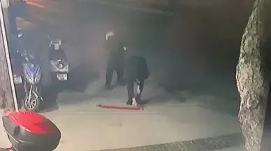 Tatil Beldesi Çeşme’yi Yazılamalarla Doldurdular