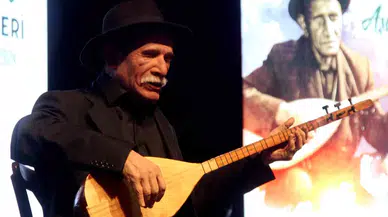 Vefatından 51 Yıl Sonra Robotu Sahnede Konser Verdi