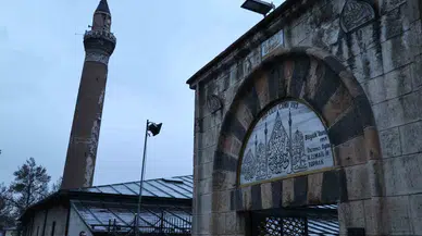 831 Yıllık Mescitte Bayram Namazı Kılındı