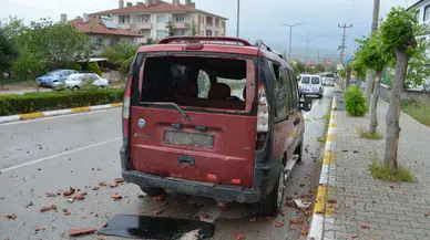 Alaca’da Rüzgar Araçlara Zarar Verdi