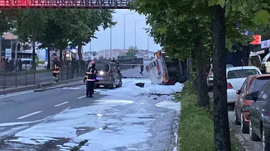 Akaryakıt Yüklü Tanker Kaza Yaptı: Patlama Riskine Karşı D-130 Karayolu Trafiğe Kapatıldı, Konutlar Tahliye Edildi
