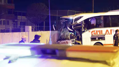 Aksaray’da Denetimden Çıkan Otobüs Bahçe Duvarına Çarptı: 8 Yaralı