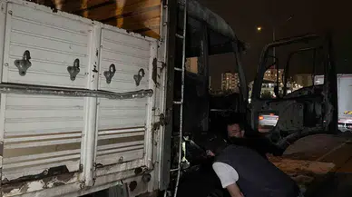 Başakşehir’de Kamyonu Yanan Sürücü: "Yemek Yedim, Döndüğümde Otomobilin Alev Aldığını Gördüm"
