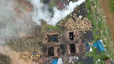 Dev Ocaklarda Yakılan Odunlar Kömür Olarak Yurt Dışına Gönderiliyor