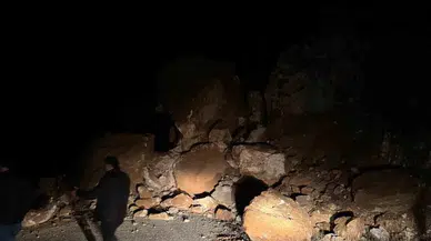 Heyelan Nedeniyle Kapanan Yol Yine Ulaşıma Açıldı