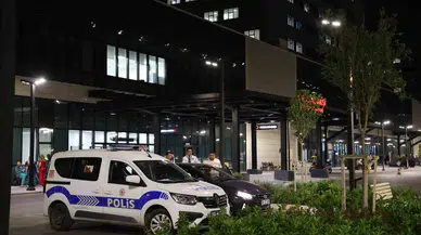 İzmir’de Doktor ve Sağlık Çalışanları Kendilerini Odaya Kilitledi, Tehdit Şüphelisi Tutuklandı