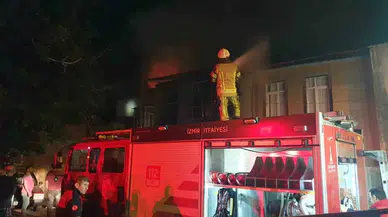 İzmir’de Dokuma Atölyesinde Çıkan Yangın, Bitişikteki Binaya da Sıçradı