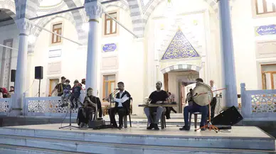 İzmir’de Teravih Sonrası Tasavvuf Musikisi Keyfi