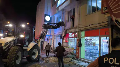 Kutlama Yapılan CHP İlçe Binasının Balkonu Çöktü: 3’ü Ağır 8 Yaralı