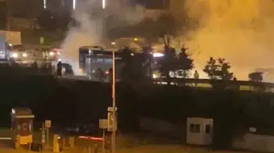 Maltepe’de Seyir Halindeki Otobüsten Dumanlar Yükseldi