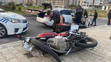 Motosiklet ile Araba Çarpıştı: 1 Meyyit