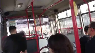 Otobüste Bebek Arabası Arbedesi: "Seni Mermi Manyağı Yaparım"