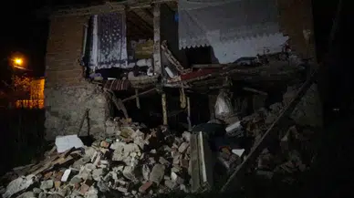 Zelzeleden Etkilenen Yozgat’ta 200’ün Üzerinde Konut ve Ahırda Hasar Oluştu