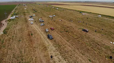 80 Dönüm Soğanı Hayrına Dağıttığını Duyan Oraya Akın Etti