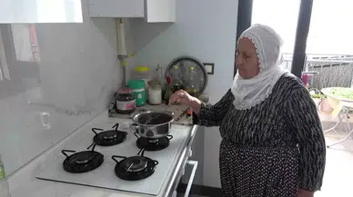 80 Yaşındaki Depremzede Bayan, Üretimi Tamamlanan Yeni Yuvasına Taşınmanın Memnunluğunu Yaşıyor
