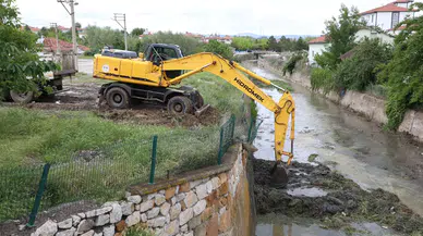 Alaca Deresi'nde Temizlik Çalışması Yapıldı
