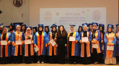 Anne Üniversitesi Yeni Mezunlarını Verdi