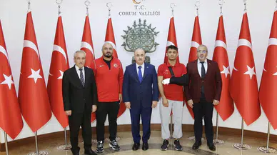 Şampiyon, Çorum Valiliğini Ziyaret Etti